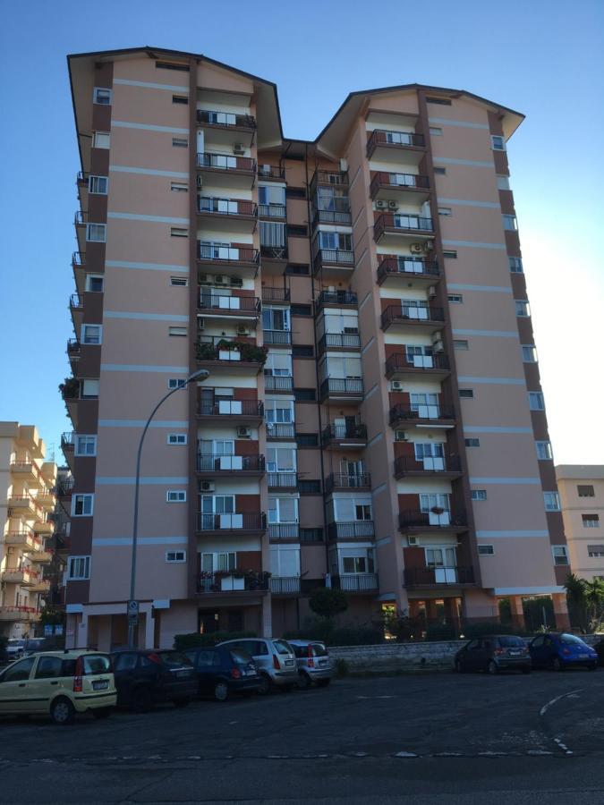 B&B Al Campanile Taranto Exterior photo