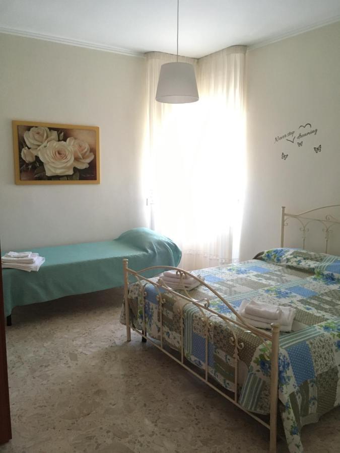 B&B Al Campanile Taranto Exterior photo
