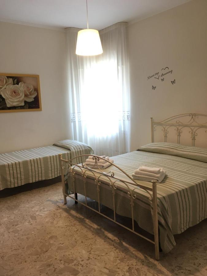 B&B Al Campanile Taranto Exterior photo